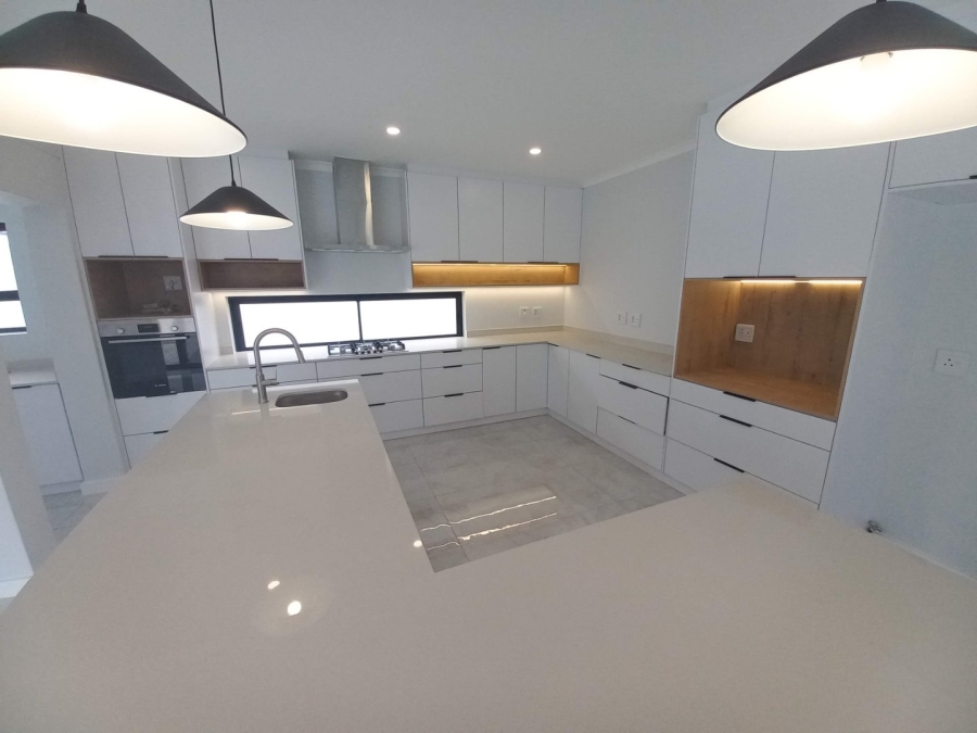 5 Bedroom Property for Sale in Sandown Western Cape